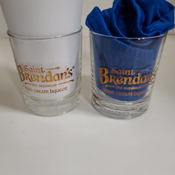 2 Saint Brendan's Irish Cream glasses - Picture 2 of 7
